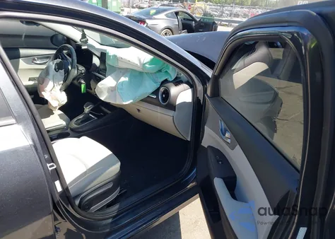 2022 Kia Forte Fe/Lxs z USA, uszkodzony, nr VIN 3KPF24AD9NE464190